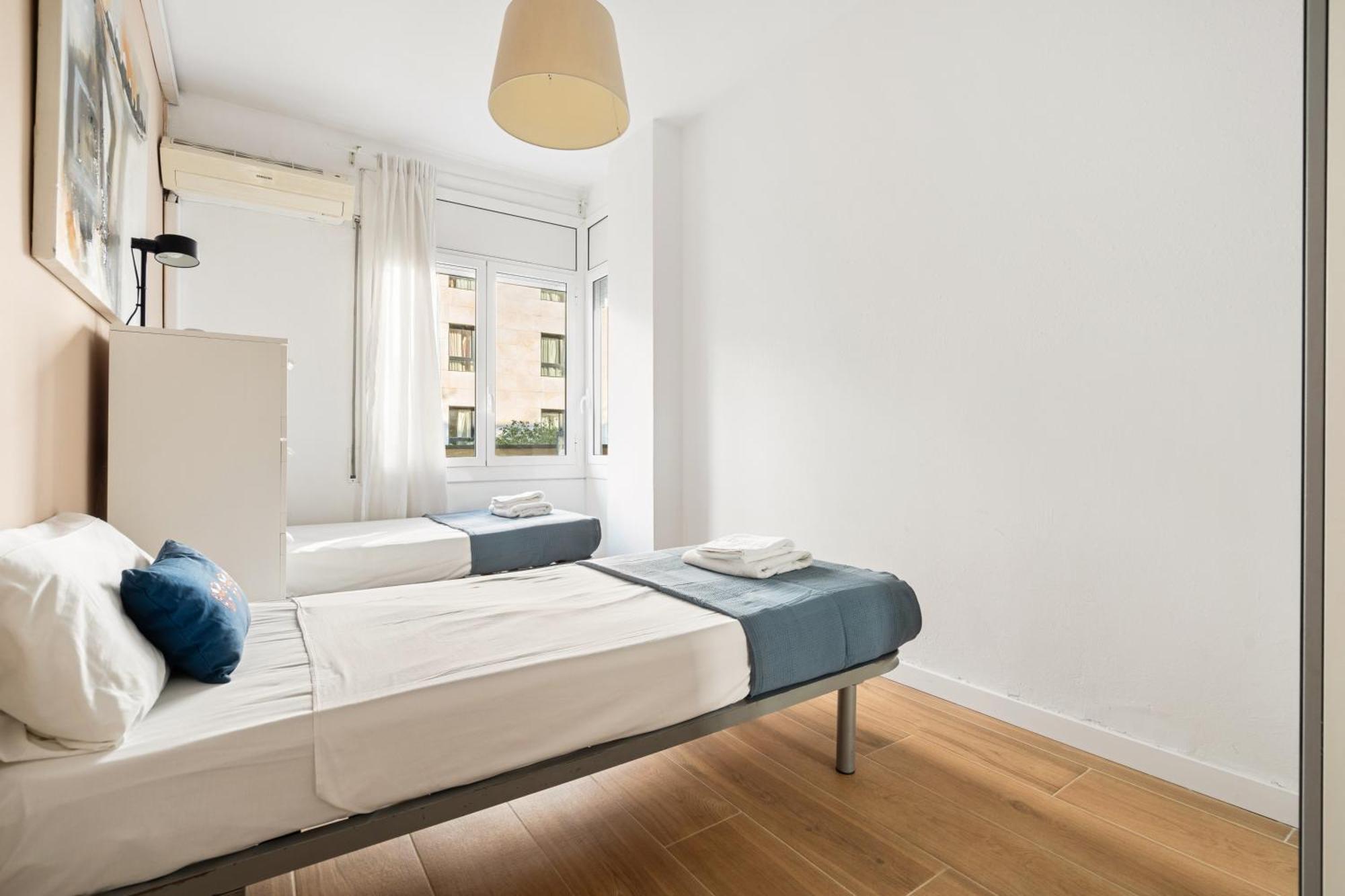 Fridays Flats Spacious 4Br Family Retreat Barcelona Exterior photo